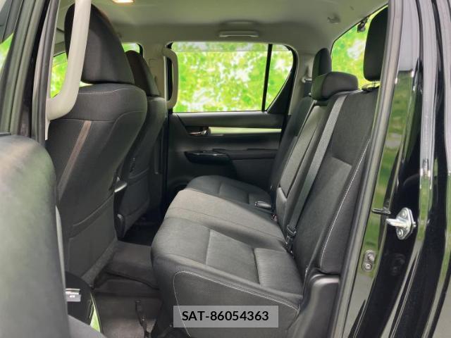 Toyota HILUX 2023-06 8012380-6
