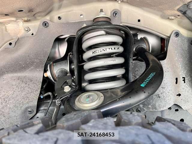 Toyota HILUX 2023-05 8012500-2