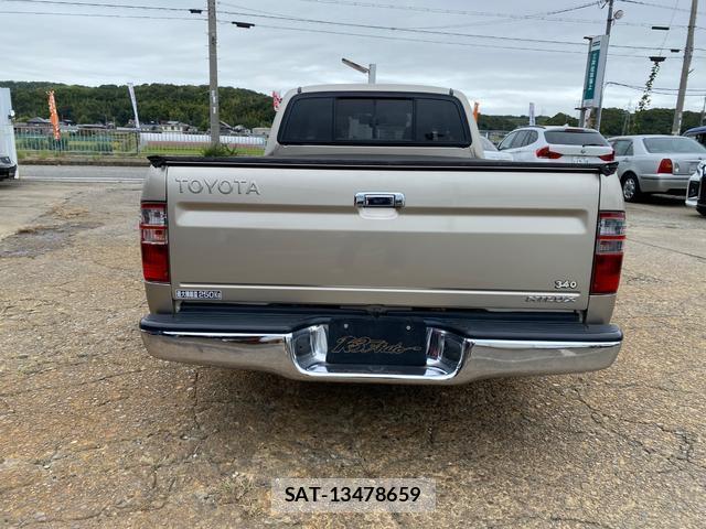 Toyota HILUX 2003-02 8011729-12