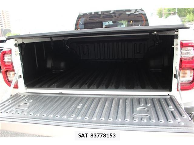 Toyota HILUX 2022-11 8002961-14