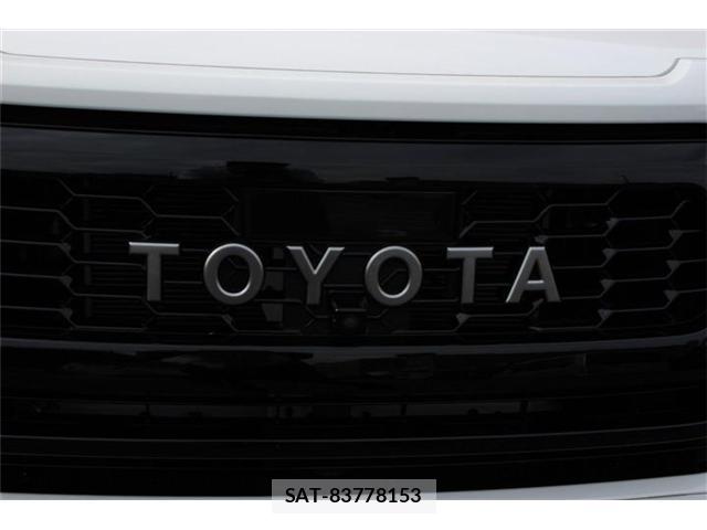 Toyota HILUX 2022-11 8002961-8