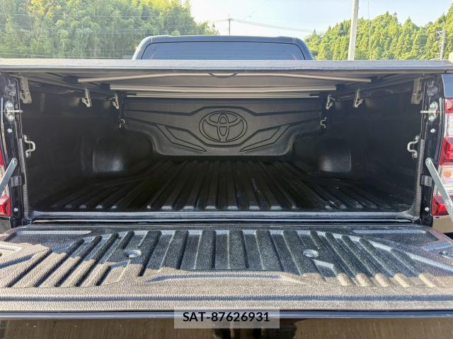 Toyota HILUX 2023-09 8003810-5