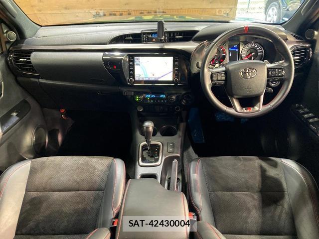 Toyota HILUX 2022-04 8003887-1