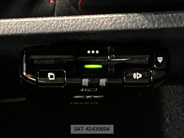 Toyota HILUX 2022-04 8003887-6
