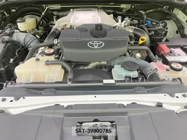 Toyota HILUX 2023-11 8005795-17