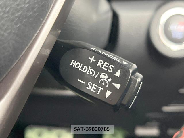 Toyota HILUX 2023-11 8005795-5