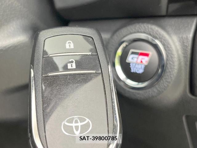 Toyota HILUX 2023-11 8005795-6
