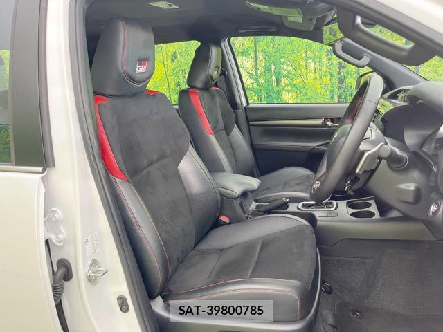 Toyota HILUX 2023-11 8005795-7