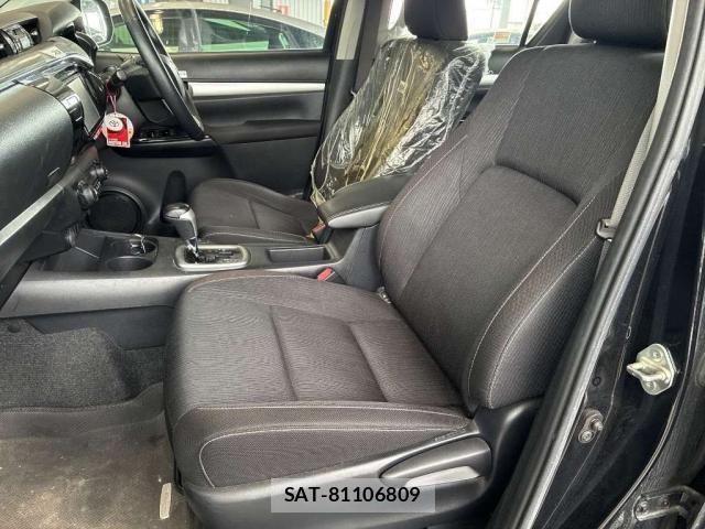 Toyota HILUX 2022-03 8009326-3