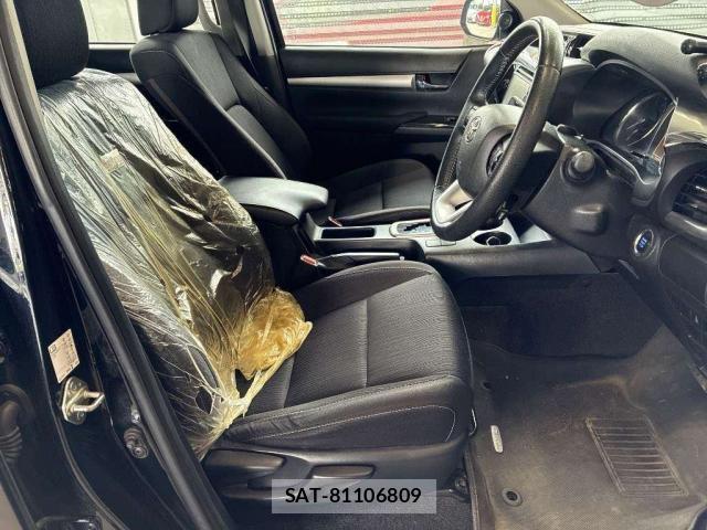 Toyota HILUX 2022-03 8009326-4