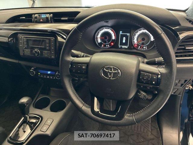 Toyota HILUX 2020-01 8009330-2