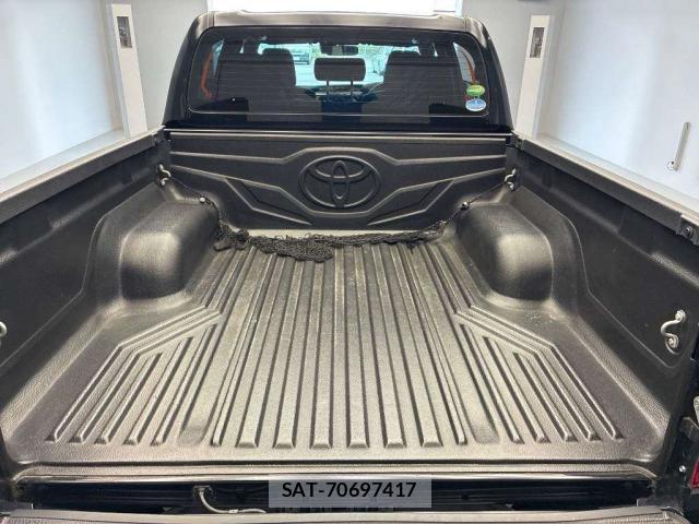 Toyota HILUX 2020-01 8009330-8