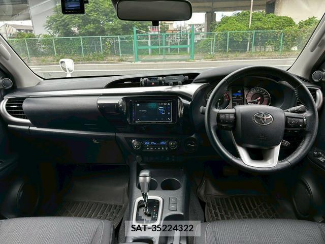 Toyota HILUX 2023-08 8009877-13