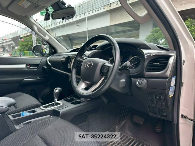 Toyota HILUX 2023-08 8009877-14