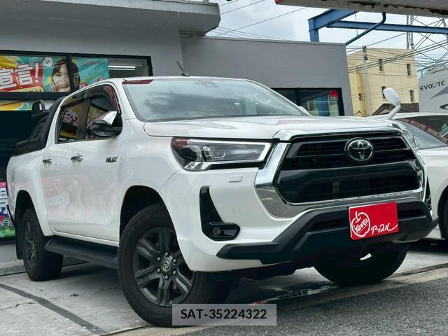 Toyota HILUX 2023-08 8009877-9