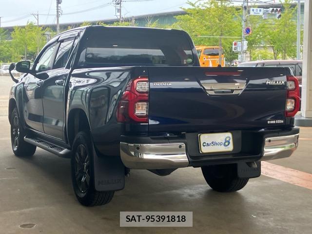 Toyota HILUX 2021-03 8011183-1