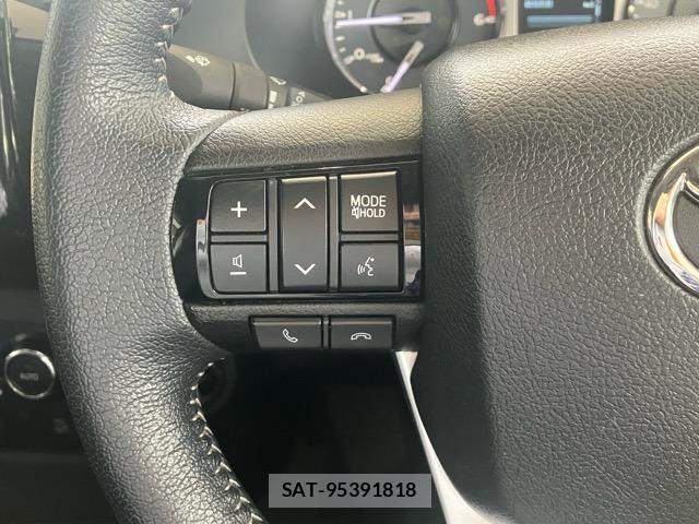 Toyota HILUX 2021-03 8011183-15