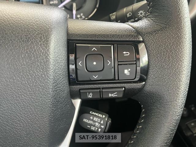 Toyota HILUX 2021-03 8011183-16