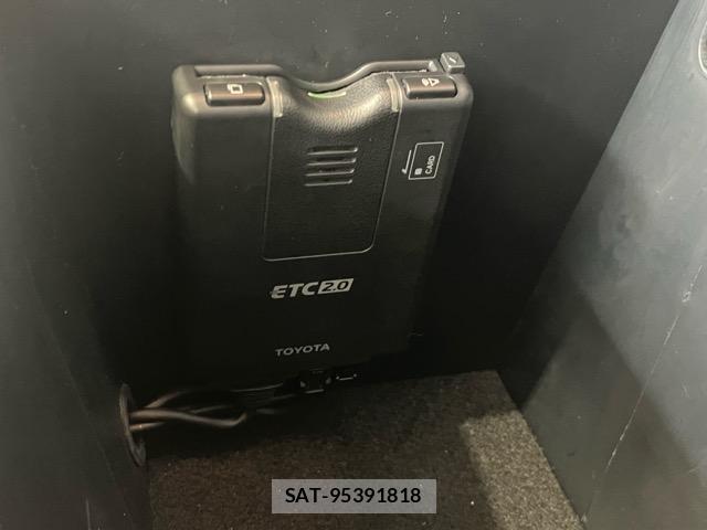 Toyota HILUX 2021-03 8011183-17