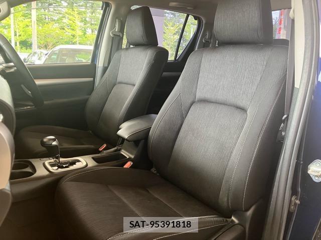 Toyota HILUX 2021-03 8011183-6