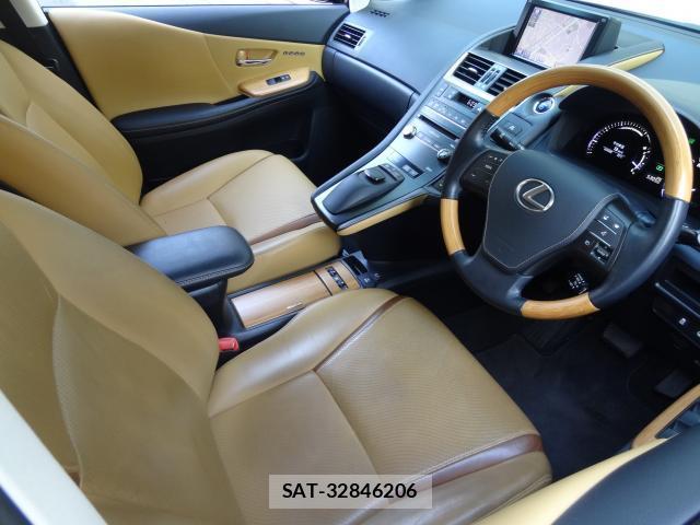 Lexus HS 2013-05 8007319-11