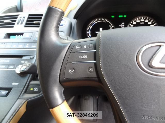 Lexus HS 2013-05 8007319-12