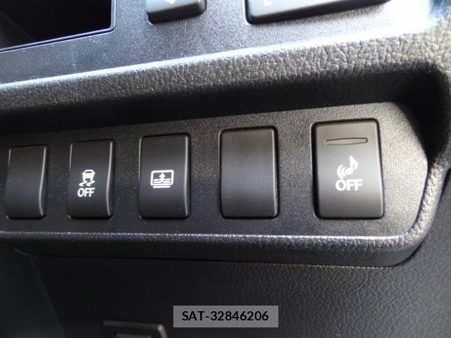 Lexus HS 2013-05 8007319-15