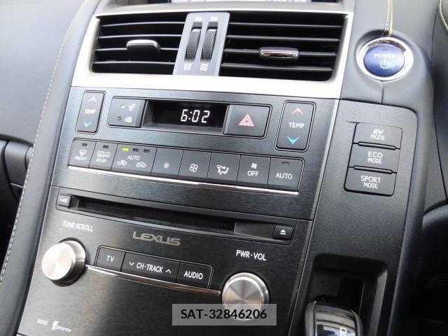 Lexus HS 2013-05 8007319-18