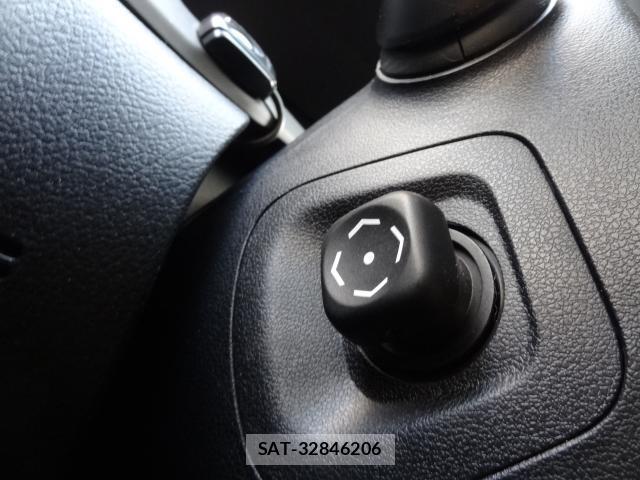 Lexus HS 2013-05 8007319-19