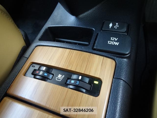 Lexus HS 2013-05 8007319-7
