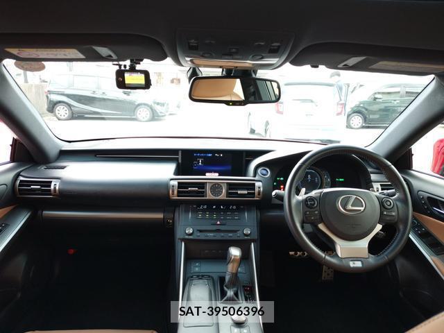 Lexus IS 2016-10 8003194-11