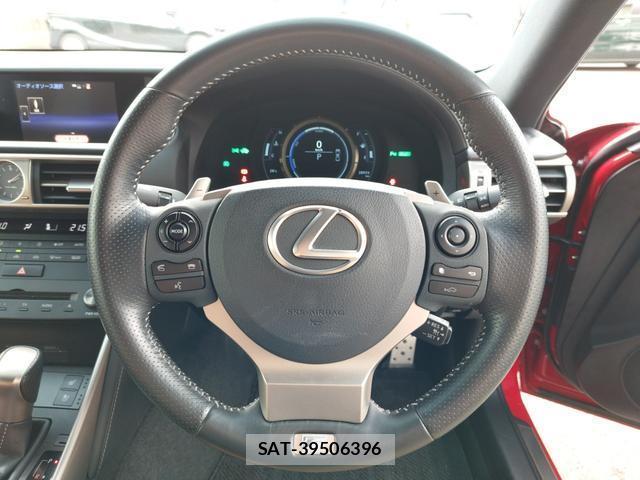 Lexus IS 2016-10 8003194-12
