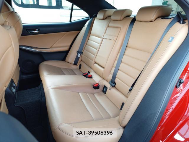 Lexus IS 2016-10 8003194-15