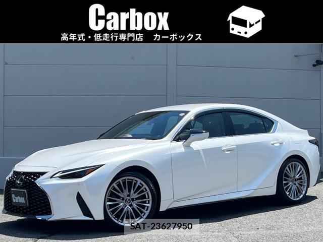Lexus IS 2025-05 8006570-0