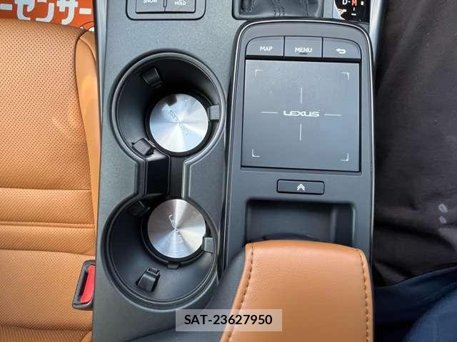Lexus IS 2025-05 8006570-10