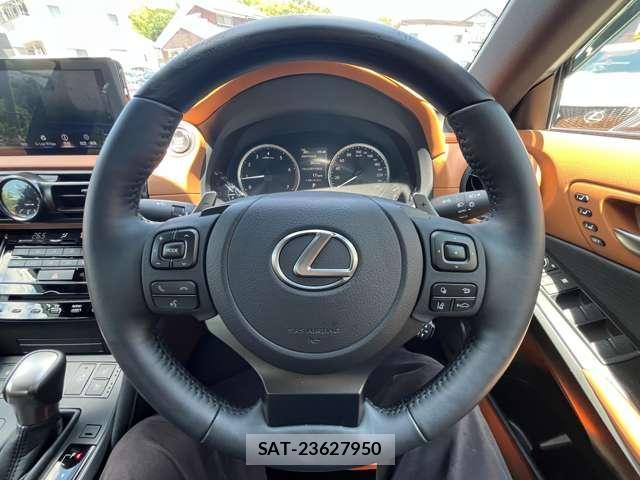 Lexus IS 2025-05 8006570-13