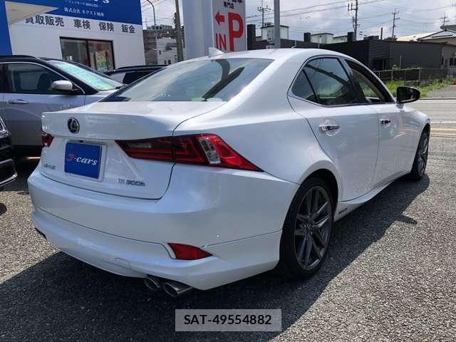 Lexus IS 2013-10 8007737-1