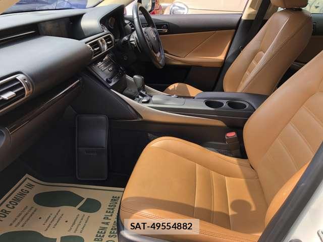 Lexus IS 2013-10 8007737-11
