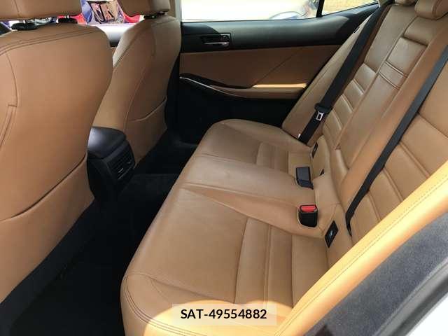Lexus IS 2013-10 8007737-12