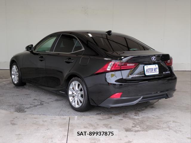 Lexus IS 2015-02 8008912-10