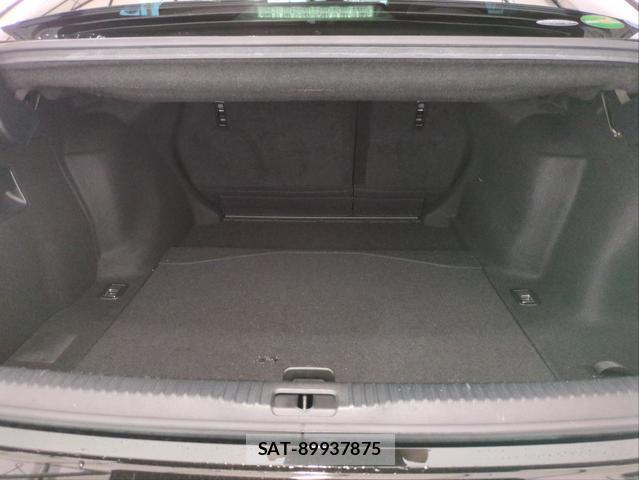 Lexus IS 2015-02 8008912-15