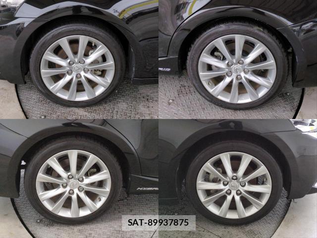 Lexus IS 2015-02 8008912-8
