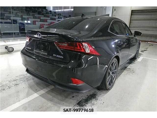 Lexus IS 2014-01 8009366-1