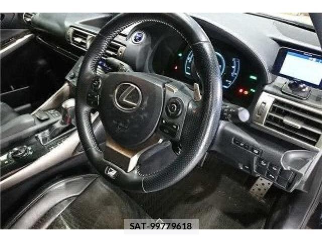 Lexus IS 2014-01 8009366-2