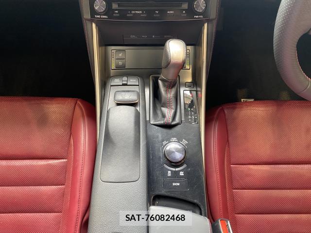Lexus IS 2014-06 8010415-11