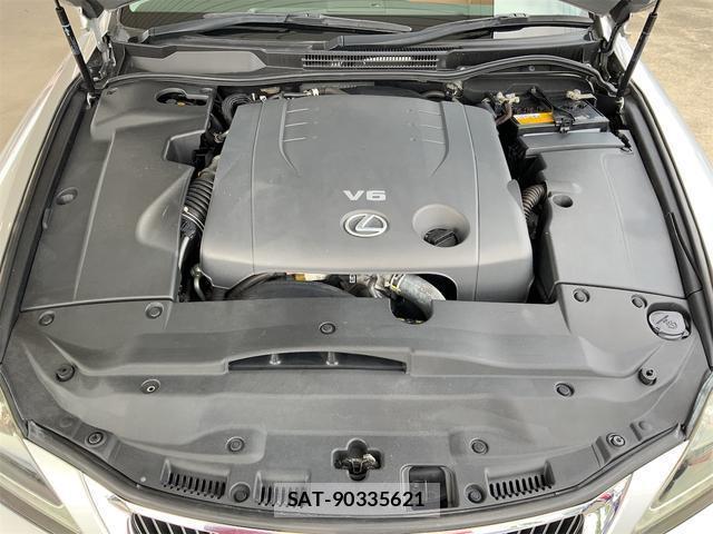 Lexus IS 2013-04 8011472-15