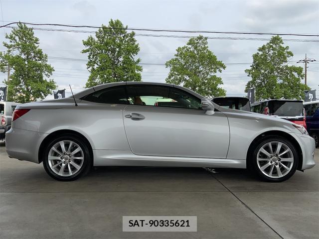 Lexus IS 2013-04 8011472-3