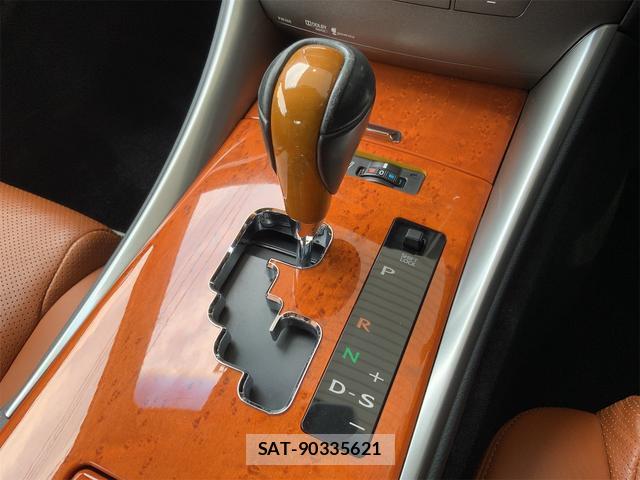 Lexus IS 2013-04 8011472-9