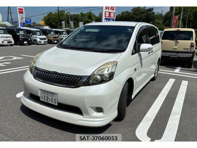 Toyota ISIS 2011-10 8011532-0