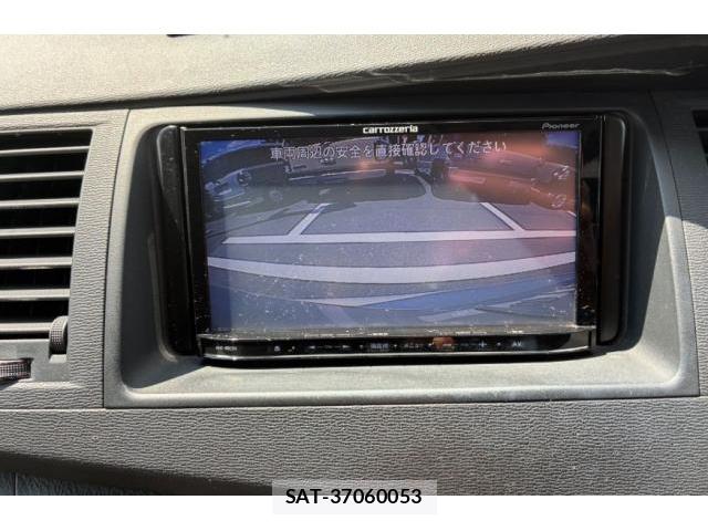 Toyota ISIS 2011-10 8011532-7